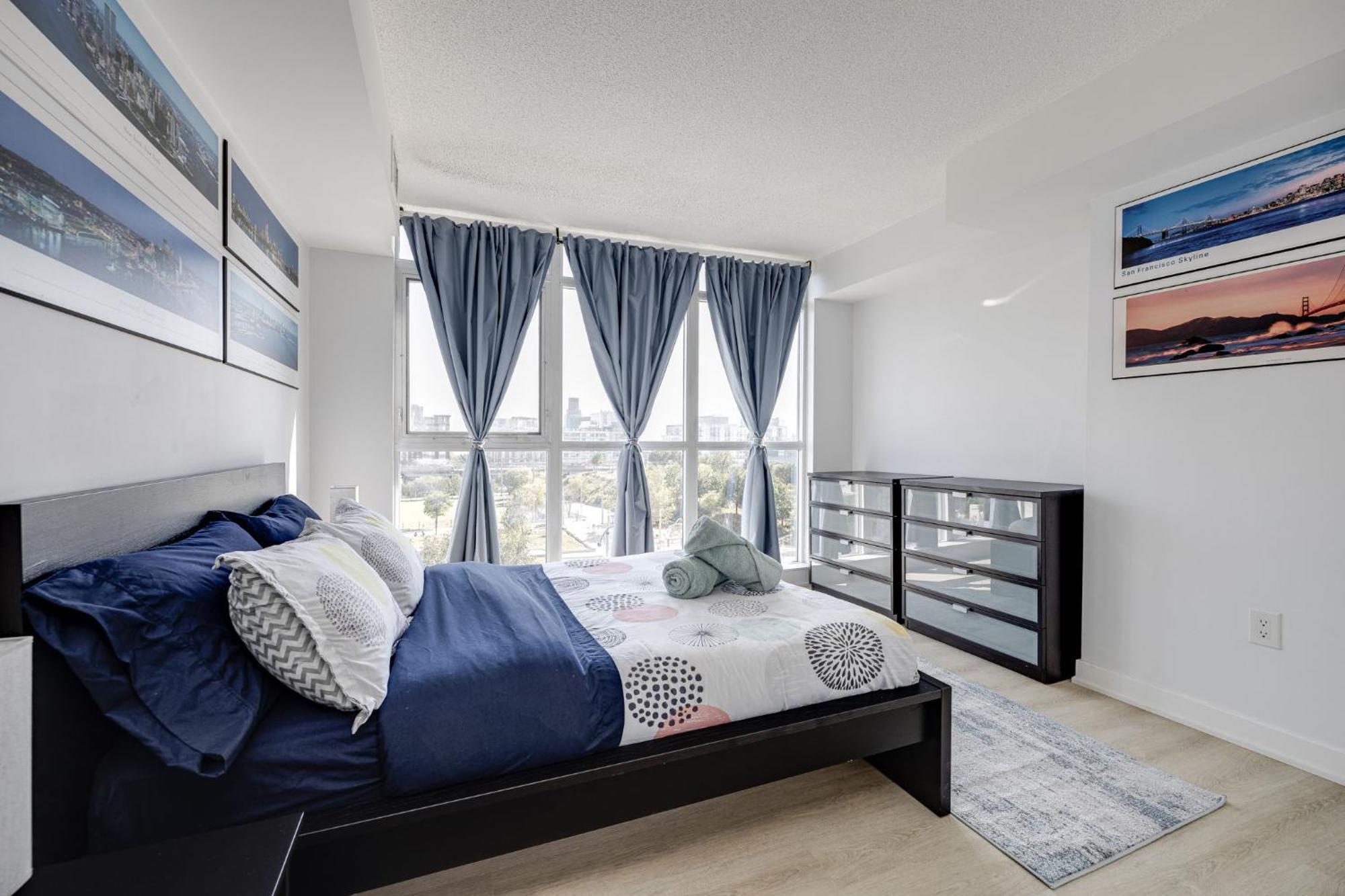 3Bdrm Lake View Condo In Toronto Zewnętrze zdjęcie
